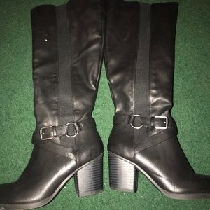 Black mid calf zip up platform heel boots size 6